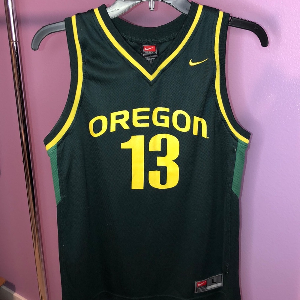 Vintage Oregon Ducks Basketball College Jersey
